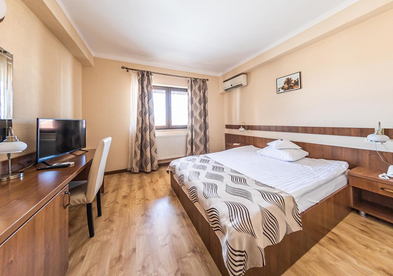 Hotel Crisana Arad Exterior foto