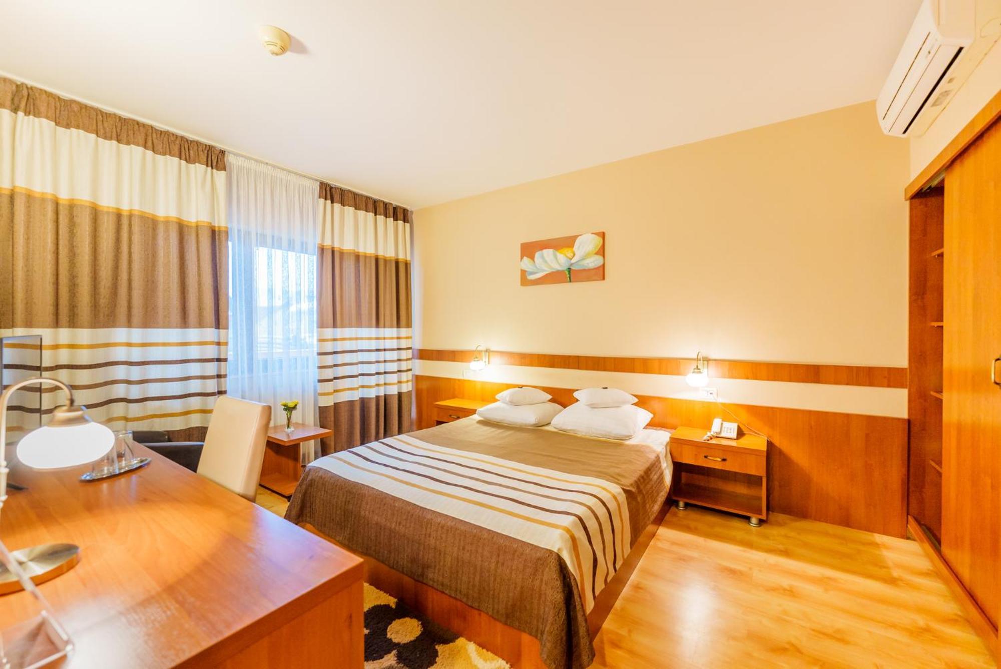 Hotel Crisana Arad Exterior foto