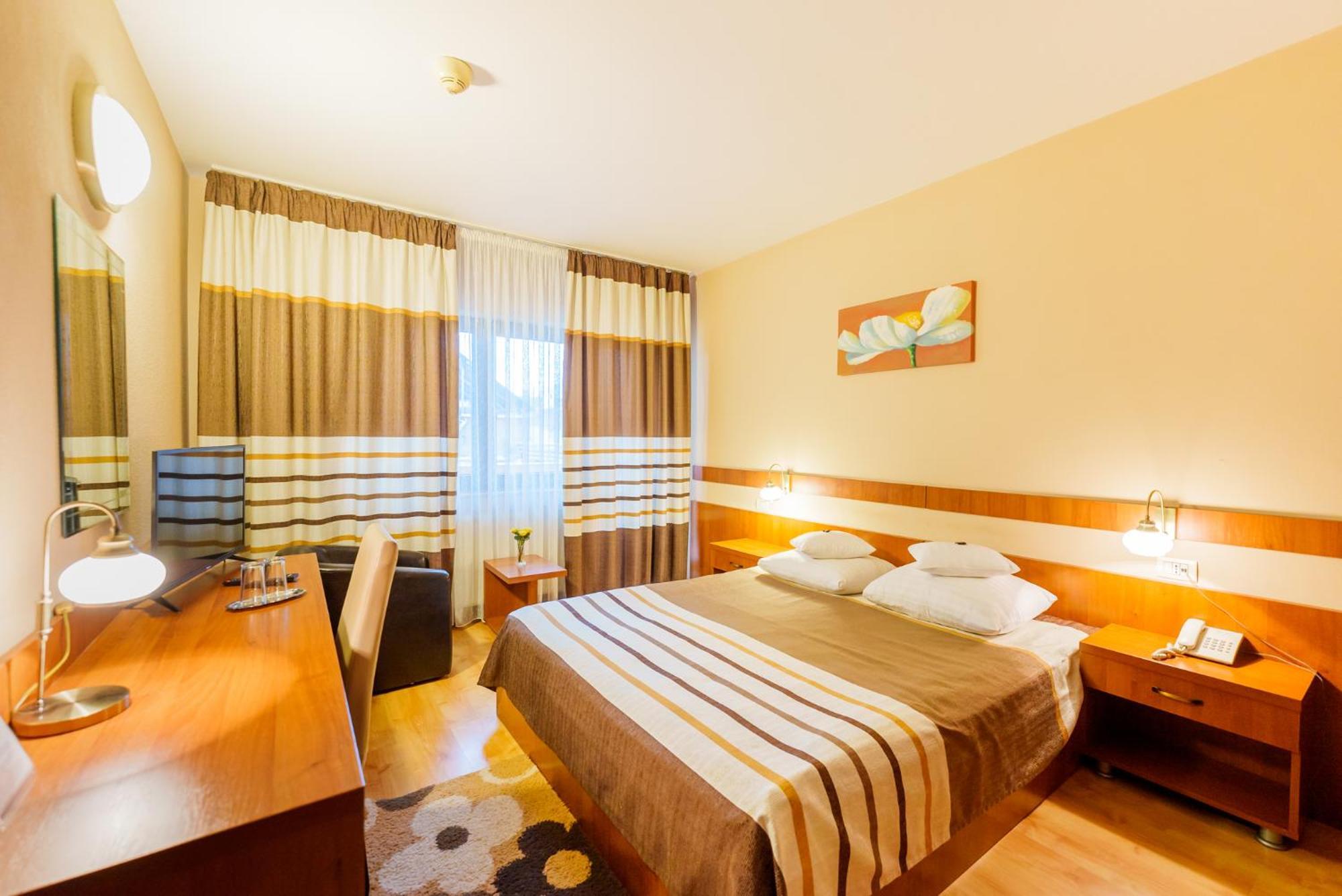 Hotel Crisana Arad Exterior foto