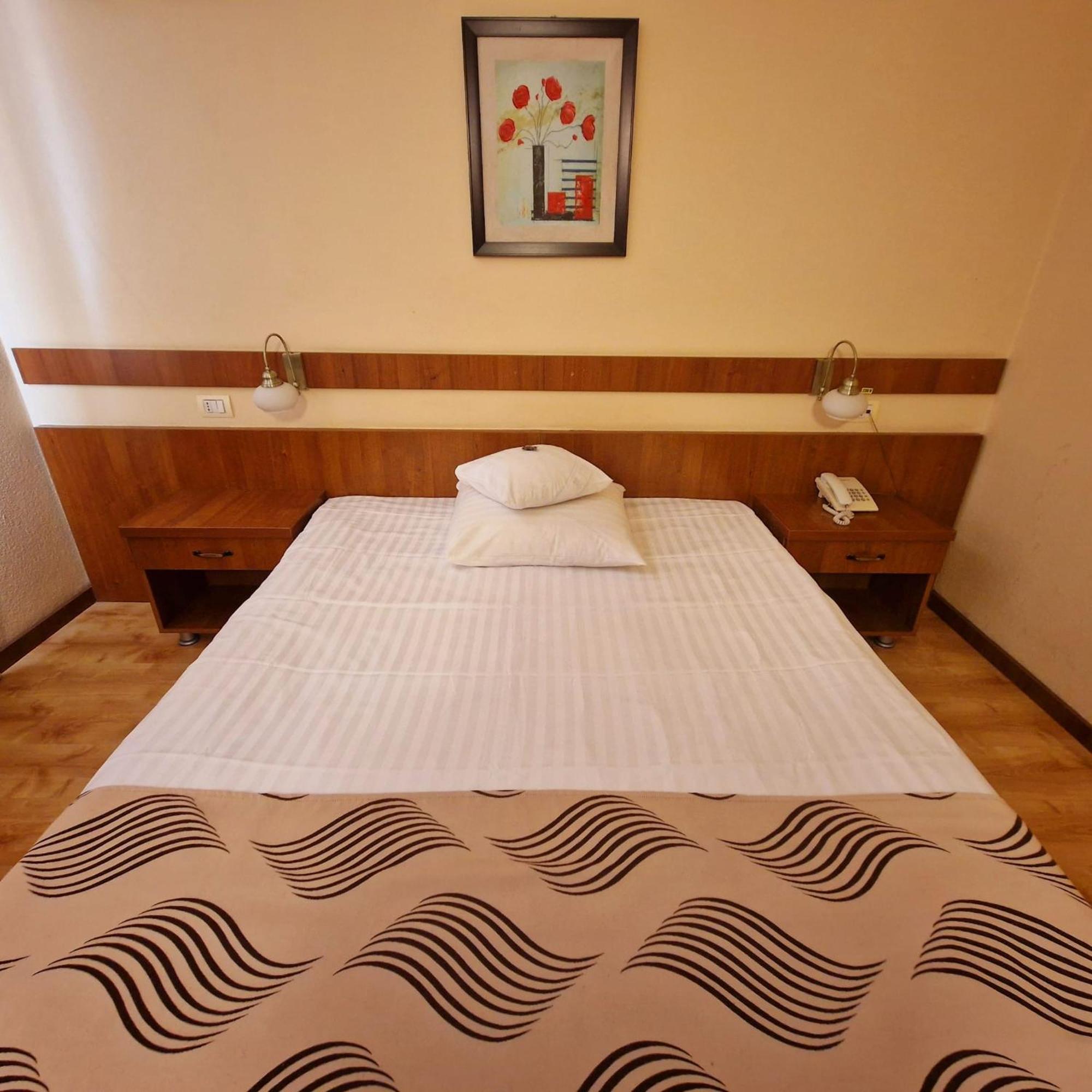 Hotel Crisana Arad Exterior foto